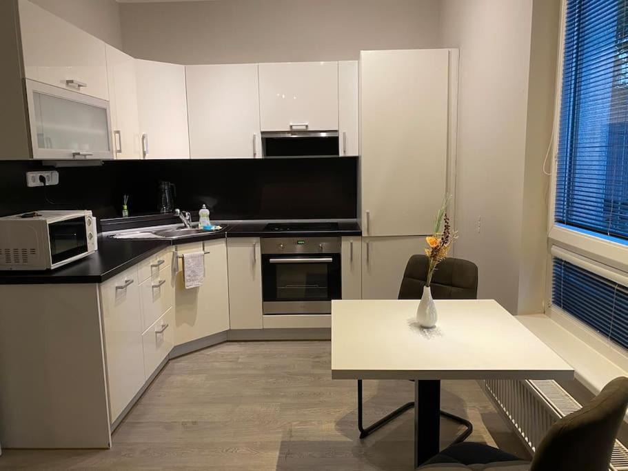 Garden Apartment Karolina Ostrava Luaran gambar